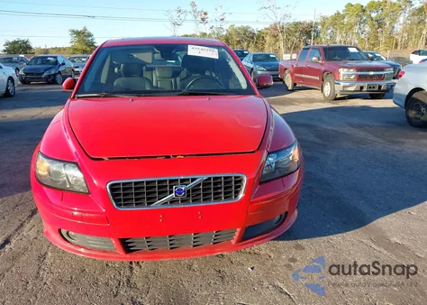 2005 Volvo S40 T5 Awd from USA, damaged, VIN YV1MH682852077398